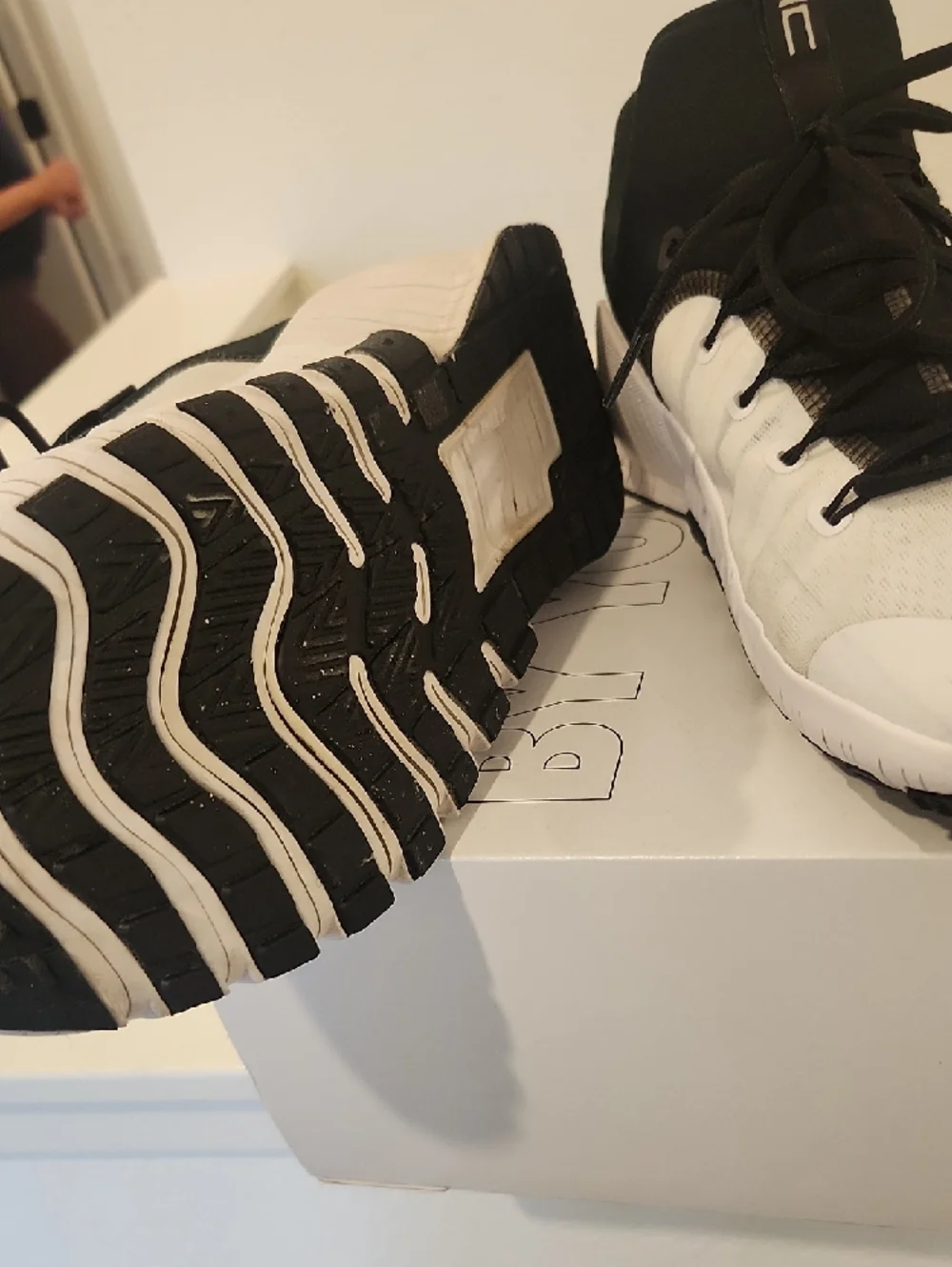 Nike White and Black Training Sneakers Custom Metcom - Picture 6 of 12